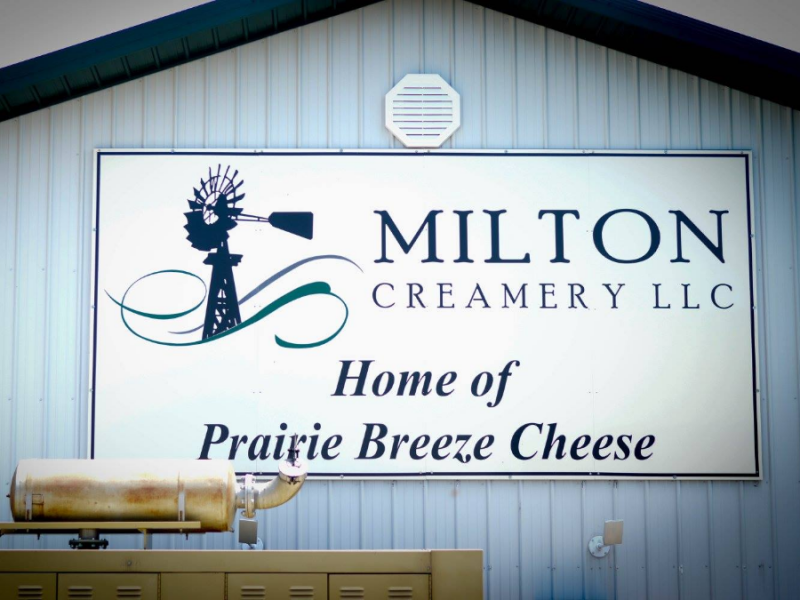 Cheese Showcase: Prairie Breeze Cheddar